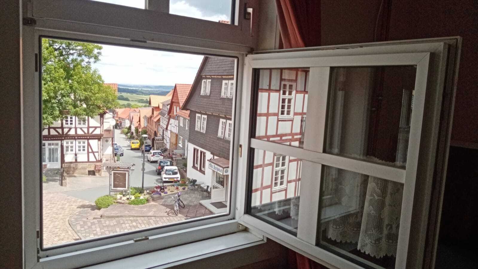 Uitzicht vanuit Appartement II (voorzijde huis) 