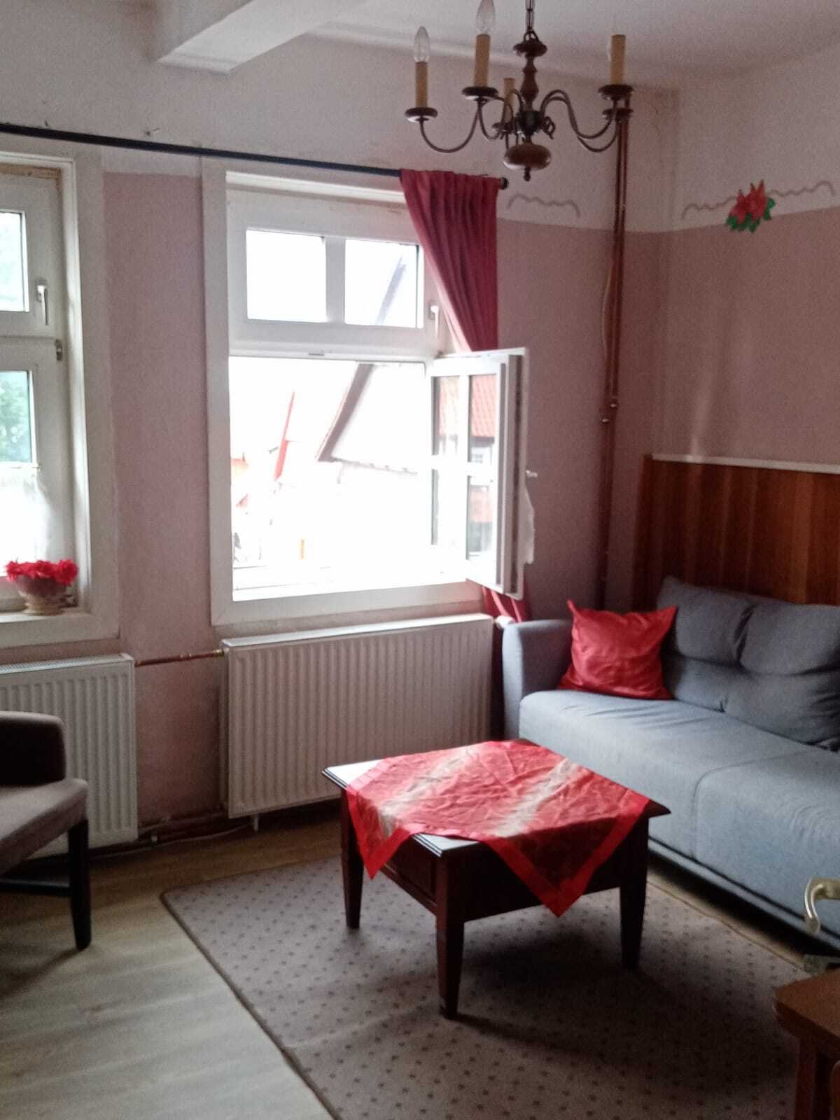 Woonkamer appartement II (voorzijde eerste verdieping)