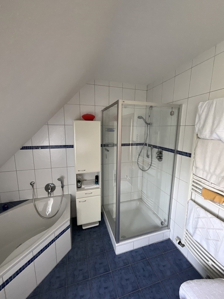 Badezimmer im DG