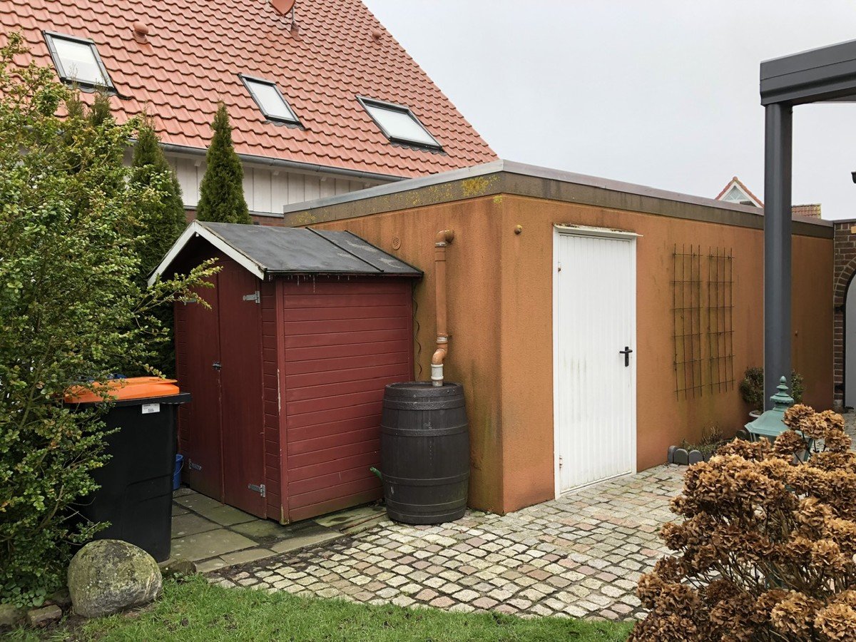 Garage und Gerätehaus 