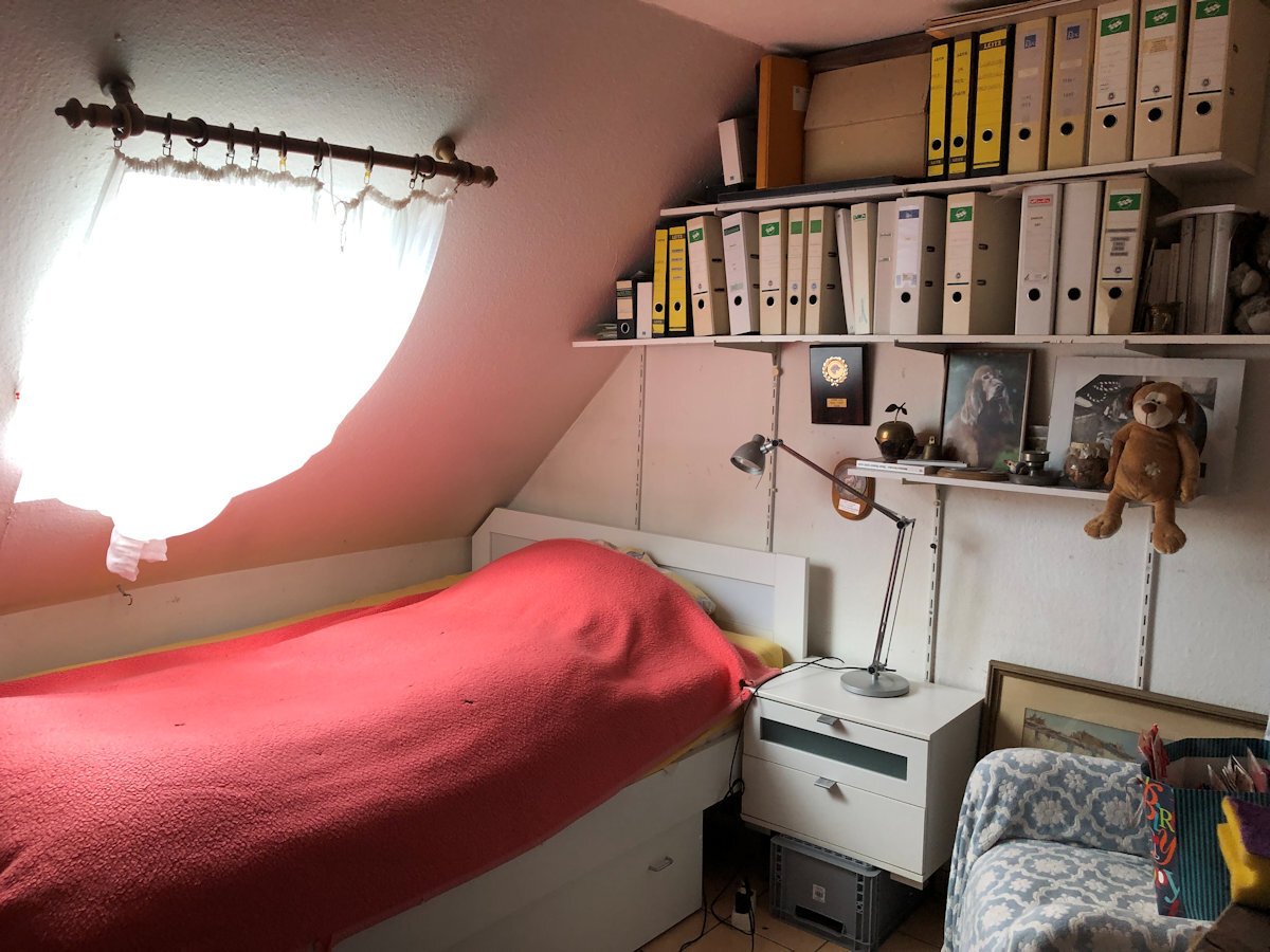 Schlafzimmer III/ Büro im DG