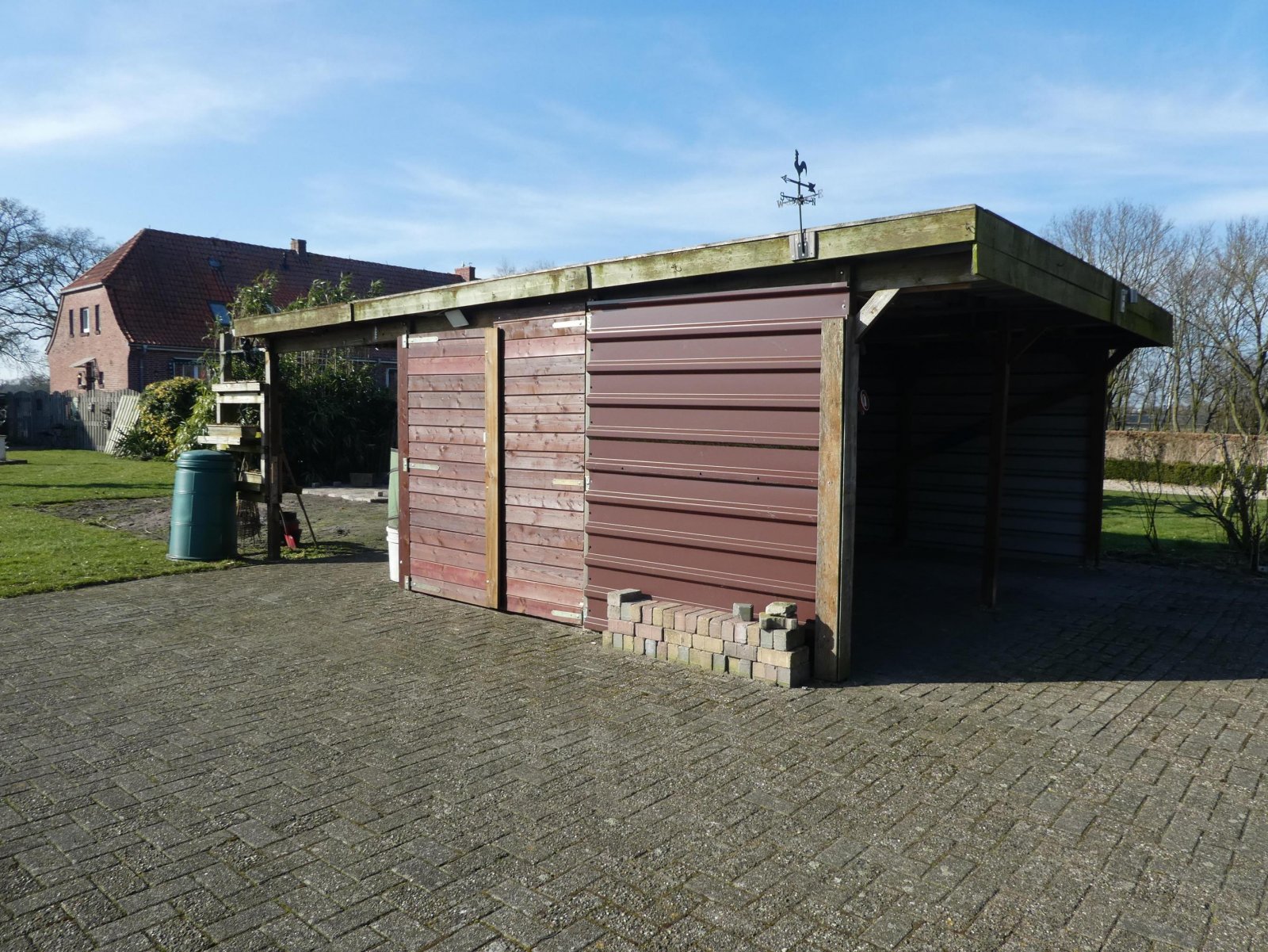 Carport und Garage