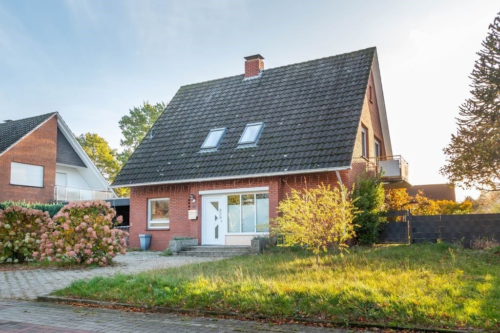 Familienfreundliches Einfamilienhaus mit großzügigem Garten Familienfreundliches Einfamilienhaus mit großzügigem Garten