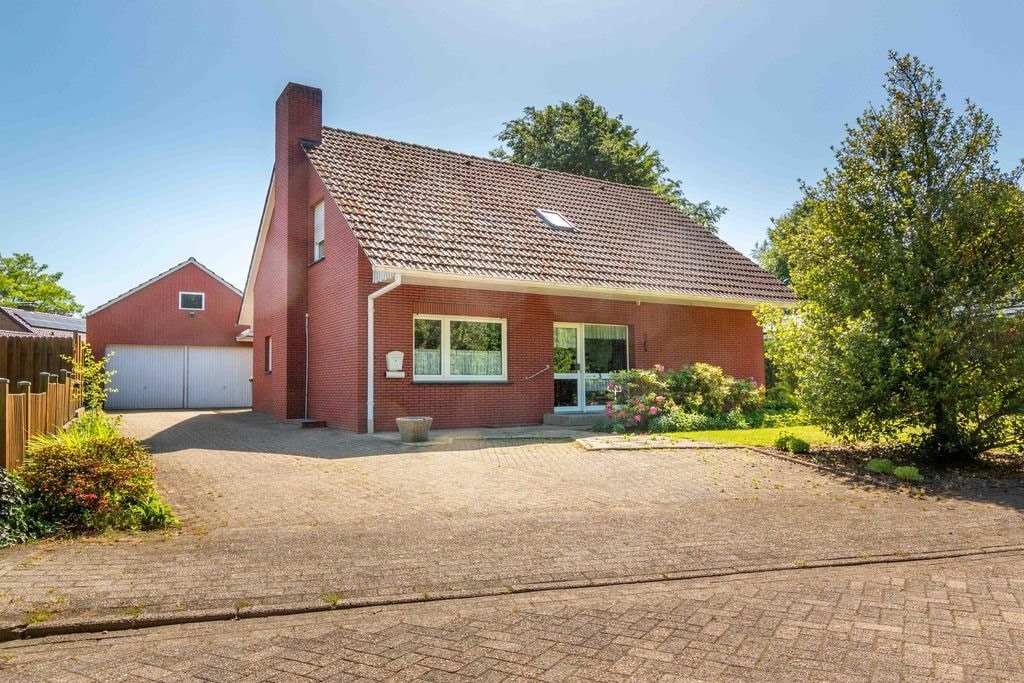Geräumiges Wohnhaus in bester Lage von Emlichheim Geräumiges Wohnhaus in bester Lage von Emlichheim